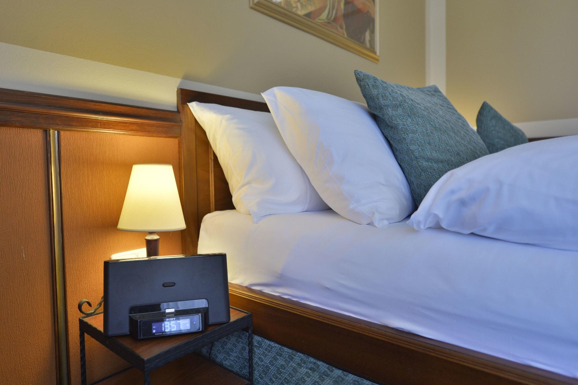 Otel Hastal Old Town 4*