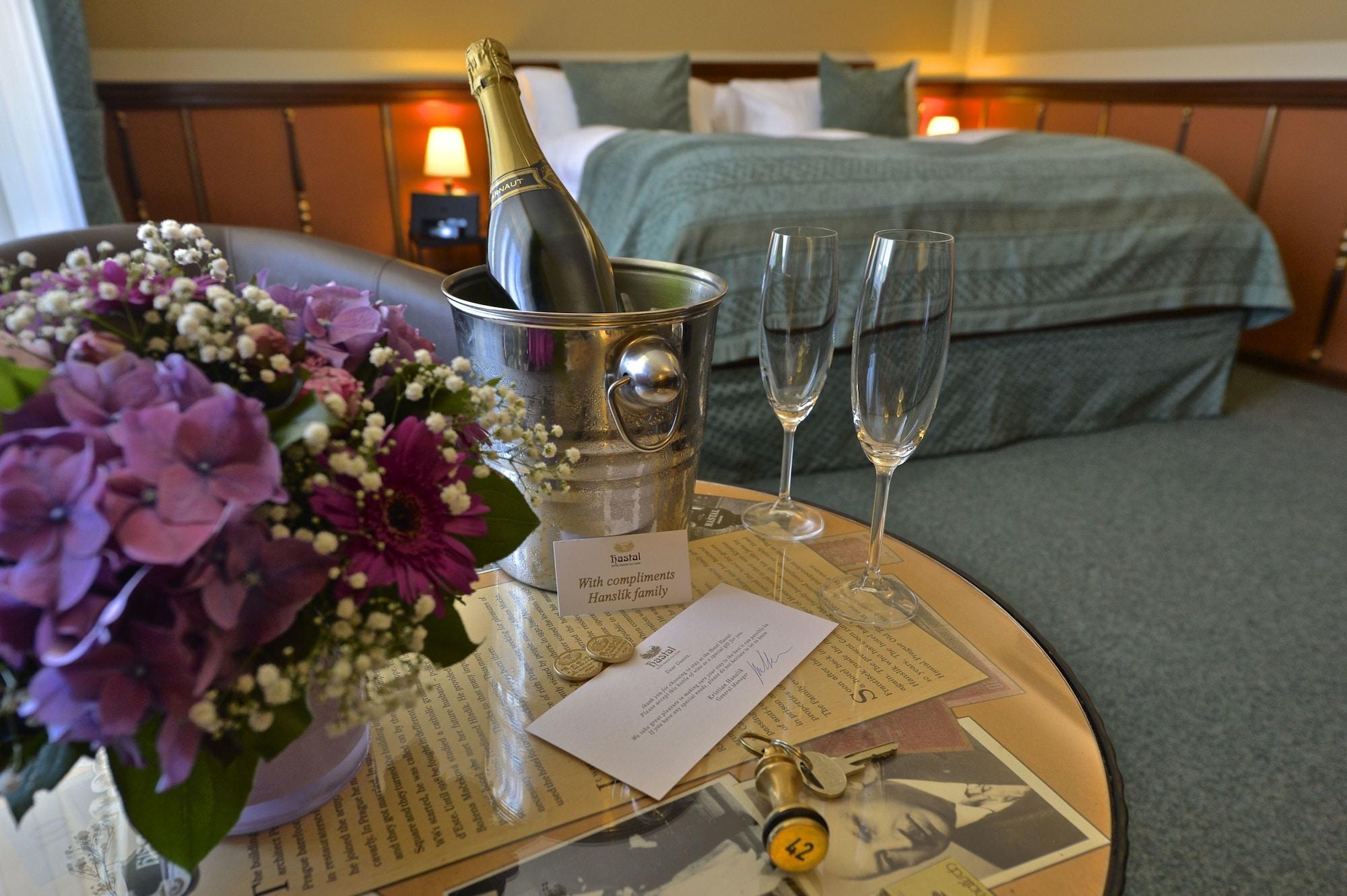 Otel Hastal Old Town 4*