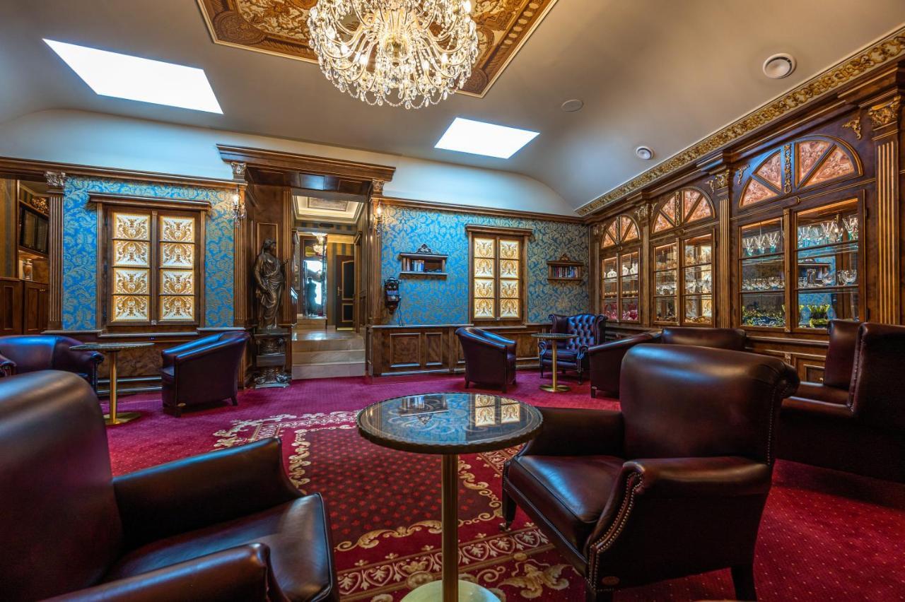 Otel Hastal Old Town 4*